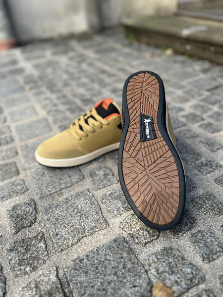 ETNIES marana (tobacco)