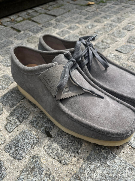 Clarks Wallabee (grey suede)